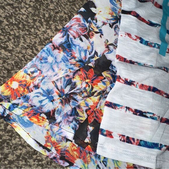 Xhiliration Juniors' Floral Fleur Flowy Top Size XL - Picture 6 of 9